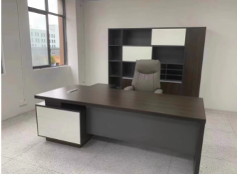 Smooth Executive Desk From Man - Office Furniture Manufacturers reseña y precio